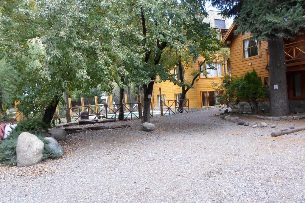 Apart Hotel Robles Del Sur San Martín de los Andes Kültér fotó